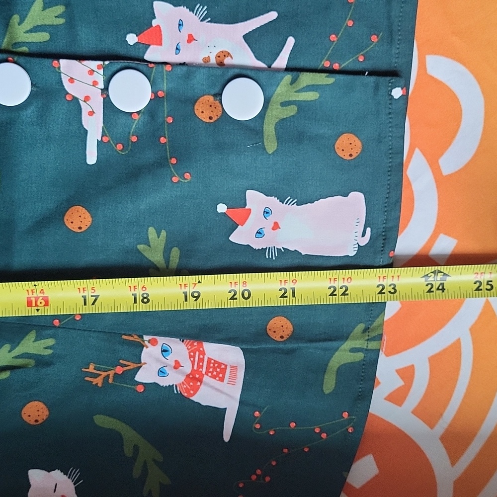NWT ๐ Felines Feeling Festive collared button up blouse ๐ - Picture 7 of 9